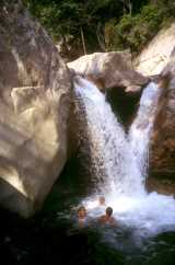 Vasques de la Lonca du côté de la prise d'eau inférieure