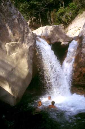 Vasque vers la prise d'eau