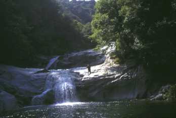 L'Arinella au-dessus de la cascade finale à contourner par le maquis