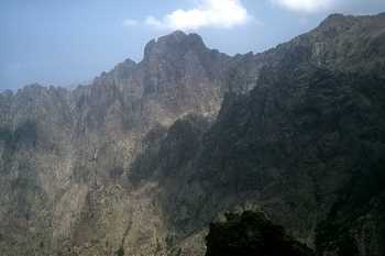 De Punta Innominata : Punta Pisciaghja (face S)et aiguilles de Falcone