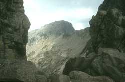 Brèche de Capitello sur le GR20 au-dessus du lac